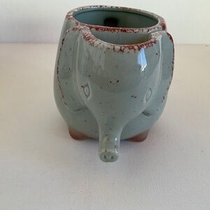 ELEPHANT CUP WITH TEA BAG HOLDER PALE GREEN/BROWN CERAMIC CUP OR PLANTER NWT